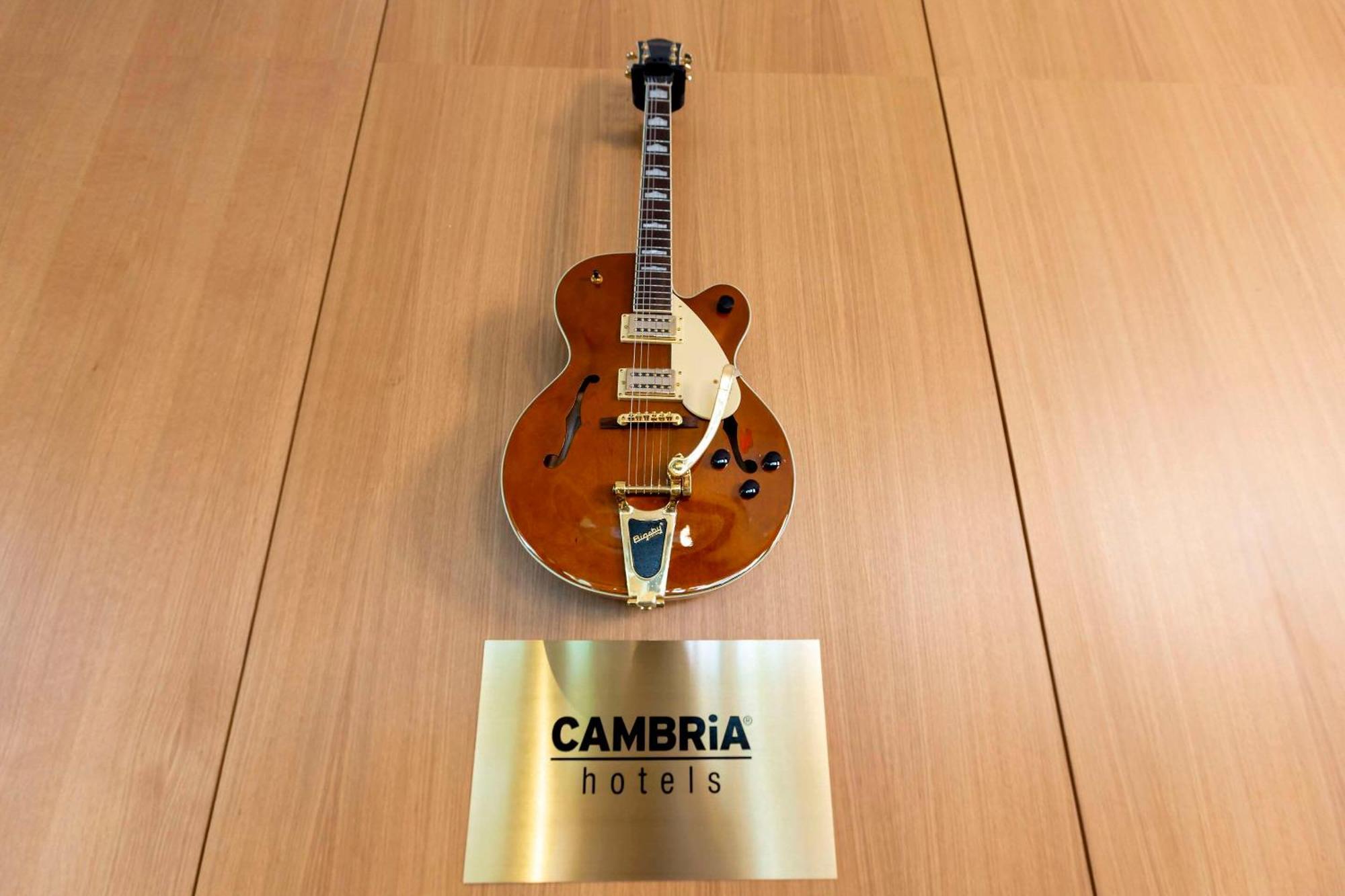 Cambria Hotel Austin Airport Exterior foto